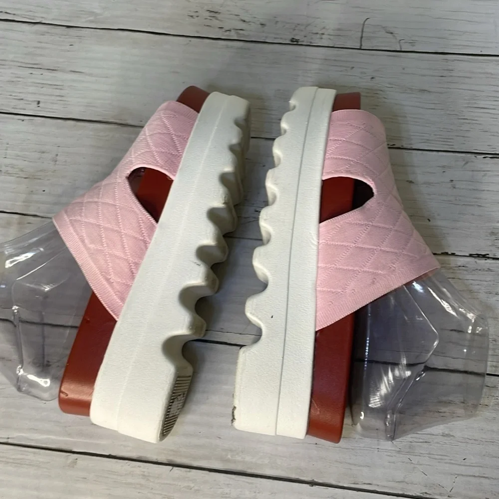 Nurture Roam Willow Knit Flatform Pink Slip-On Sandals.